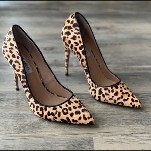 Steve Madden “Daisy” pump